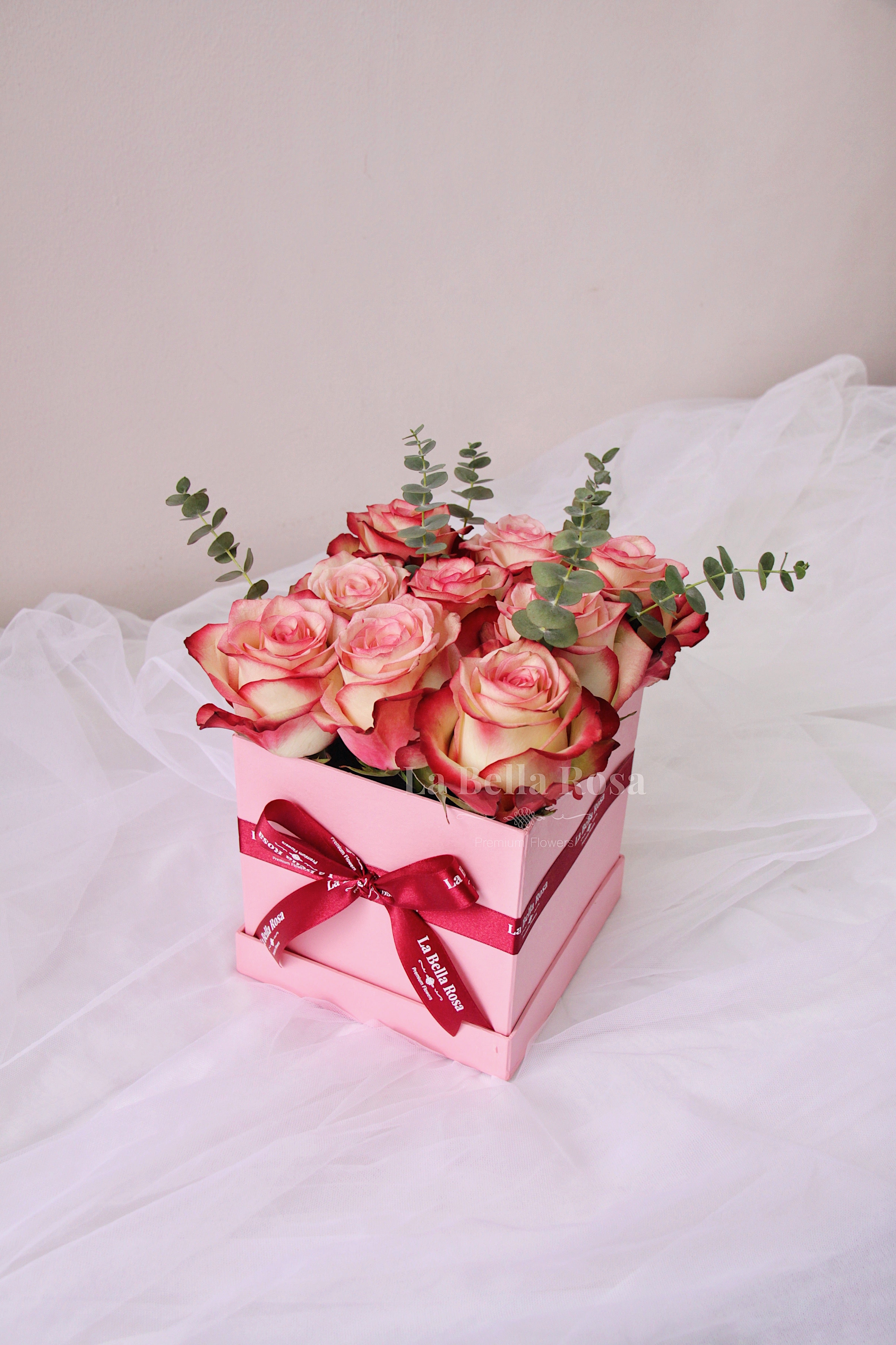 Boxed Blooms – La Bella Rosa Flowers