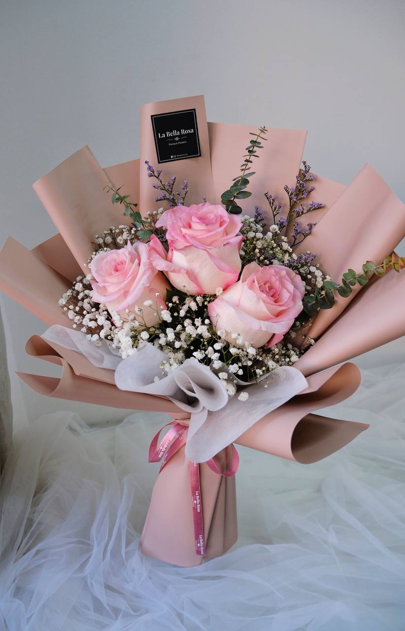 Sabrina Ecuadorian Roses Bouquet