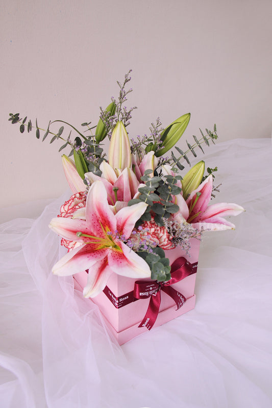 Scarlett Boxed Blooms